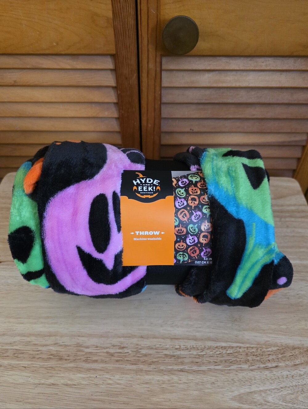 NWT Hyde & EEK! Boutique Halloween Plush Throw Blanket